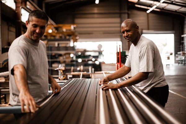 Comment développer un réseau professionnel pour une recherche d'emploi dans le journalisme ?