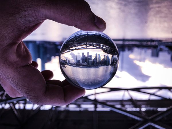 Quels sont les avantages des systèmes de captage de pluie pour les jardins communautaires en milieu urbain ?